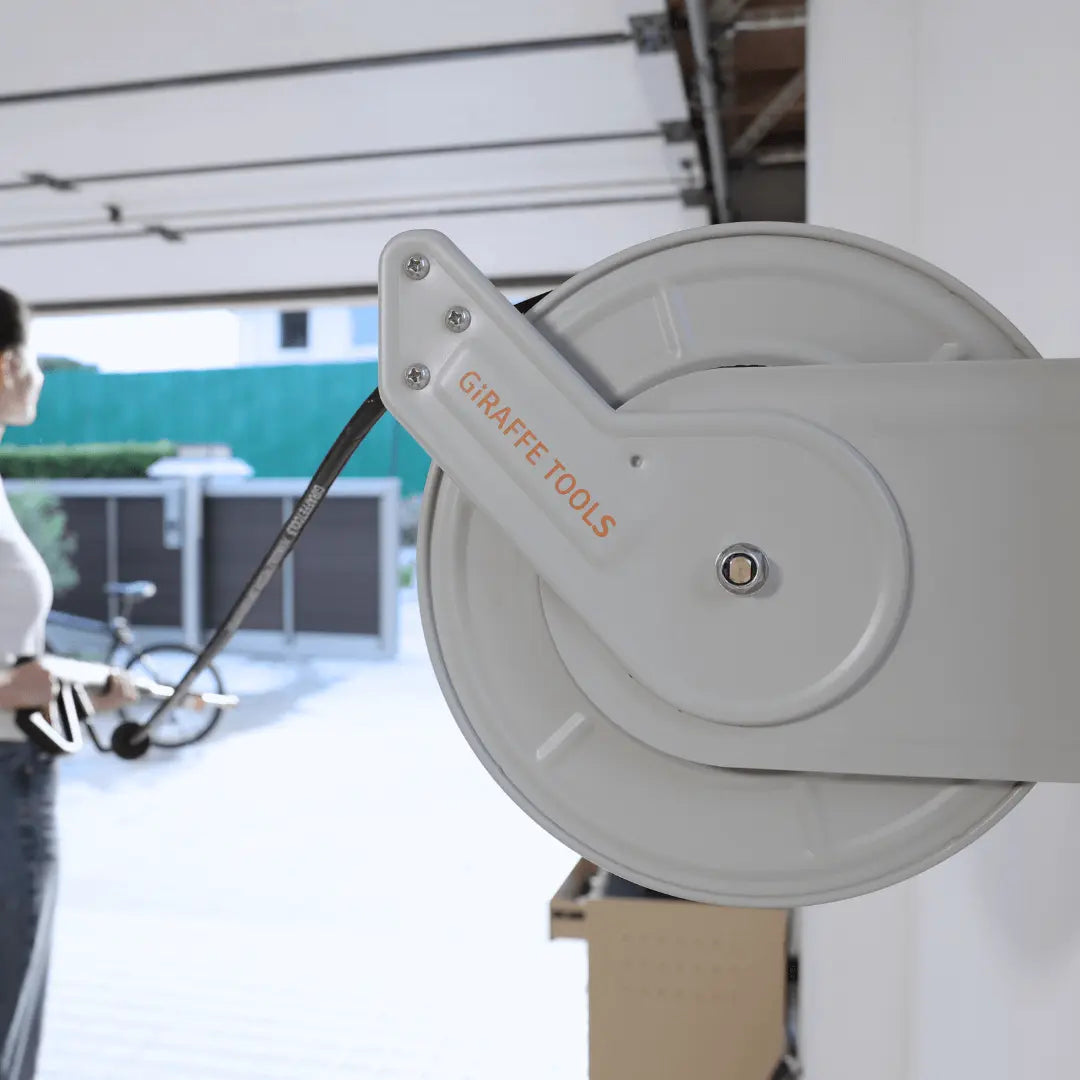 Retractable Pressure Hose Reel-1/4in - Get it from Bo