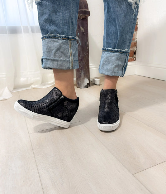 Timmibelle Wedge Sneaker in Black Naughty Monkey