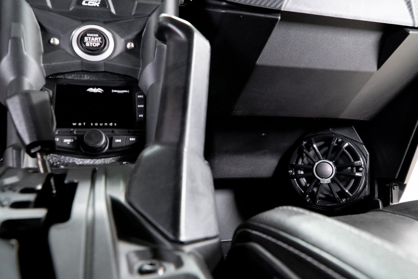 Can-Am® X3 Signature Series Stage 7 Stereo Kit | UTVS-X3-S7-S Dunes 2 Dezert SXS