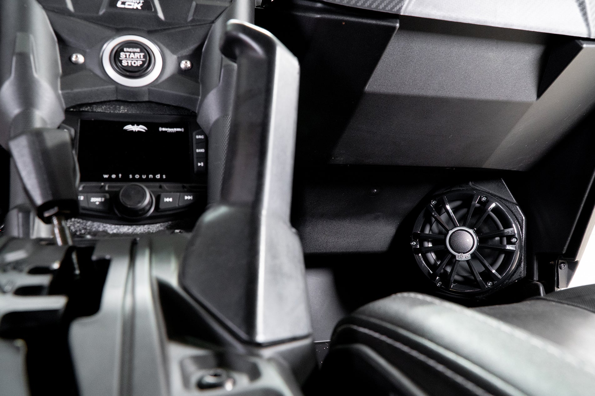 Can-Am® X3 Signature Series Stage 7 Stereo Kit | UTVS-X3-S7-S Dunes 2 Dezert SXS