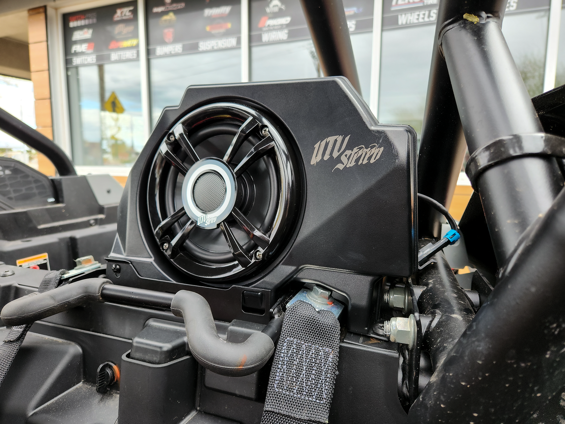 RZR® Pro Series 6.5" Rear Seat Speaker Pods  - Unloaded | UTVS-PRO-RP65 Dunes 2 Dezert SXS